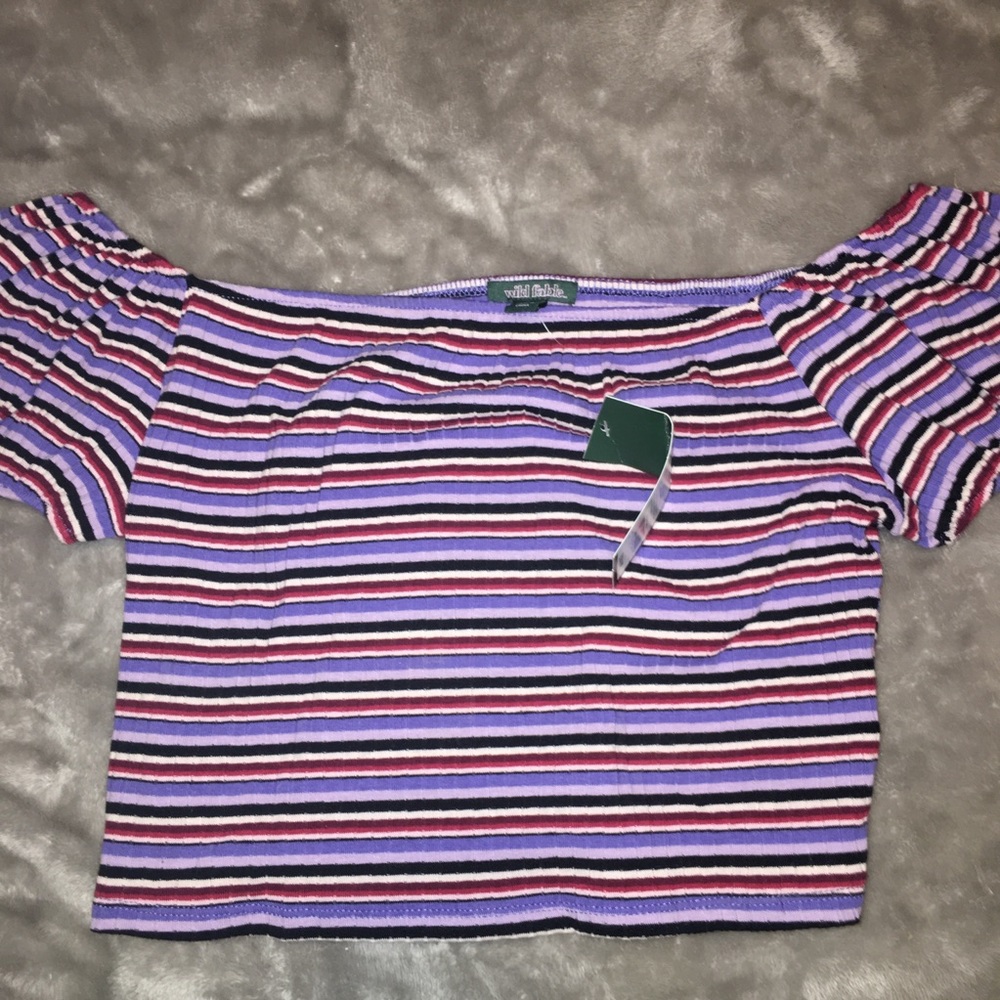 ❤️3️⃣for2️⃣5️⃣❤️ BNWT off the shoulder crop top